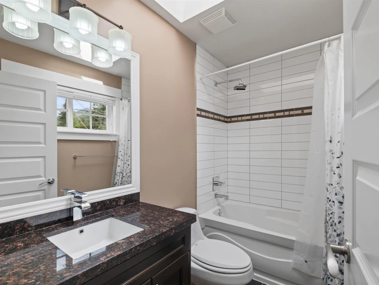 1501 Frederick Road, North Vancouver, BC, V7K 1J6 - 23