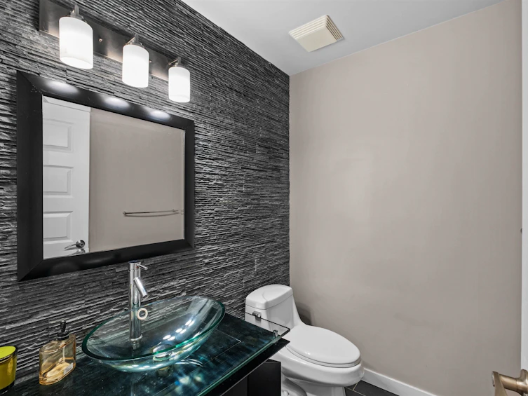 1501 Frederick Road, North Vancouver, BC, V7K 1J6 - 16