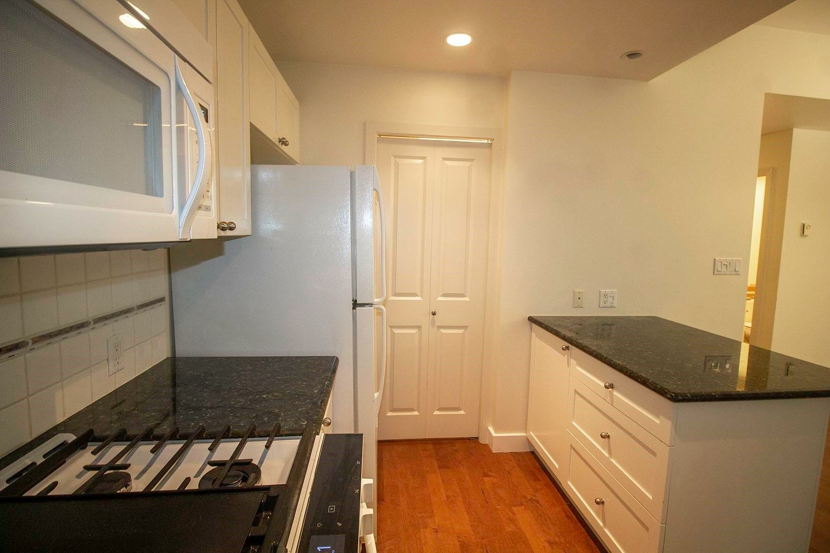 1427 W 6th Avenue, Vancouver, BC, V6H 4G1 - 7