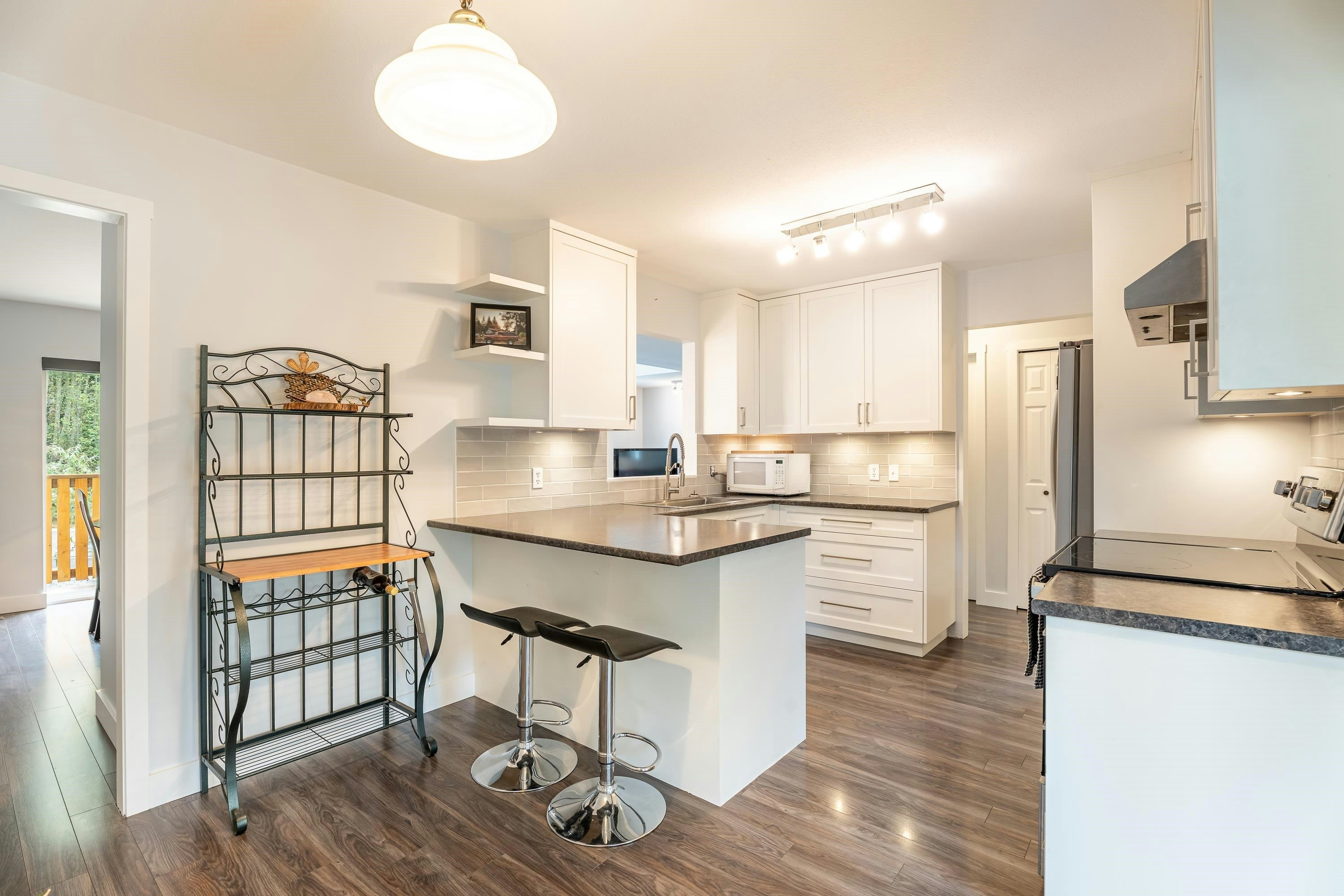5804 Reef Road, Sechelt, BC, V7Z 0R4