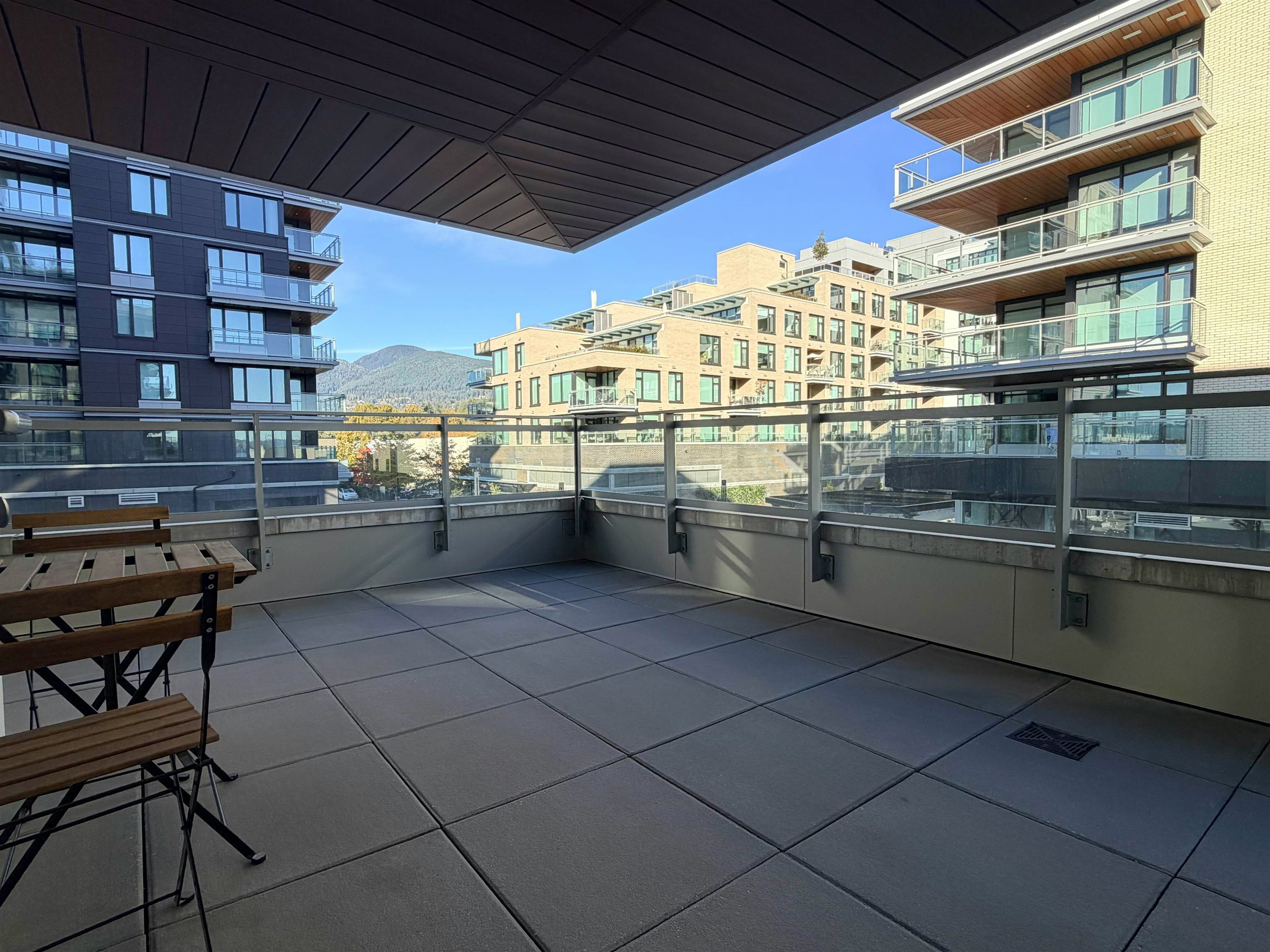 304-785 Harbour Way, North Vancouver, BC, V6P 0N2 - 2