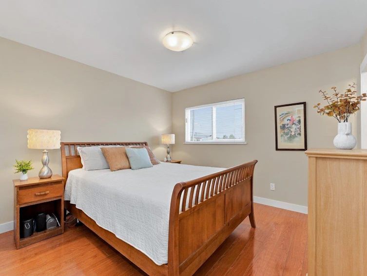 3951 Slocan Street, Vancouver, BC, V5R 1Y7 - 11
