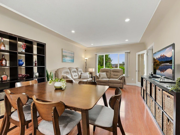 3951 Slocan Street, Vancouver, BC, V5R 1Y7 - 5