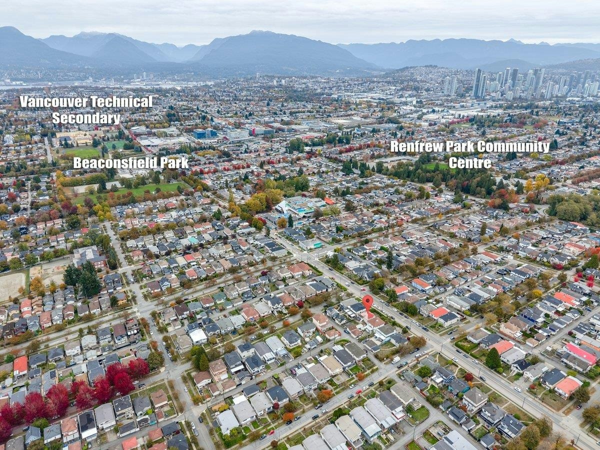 3951 Slocan Street - 4