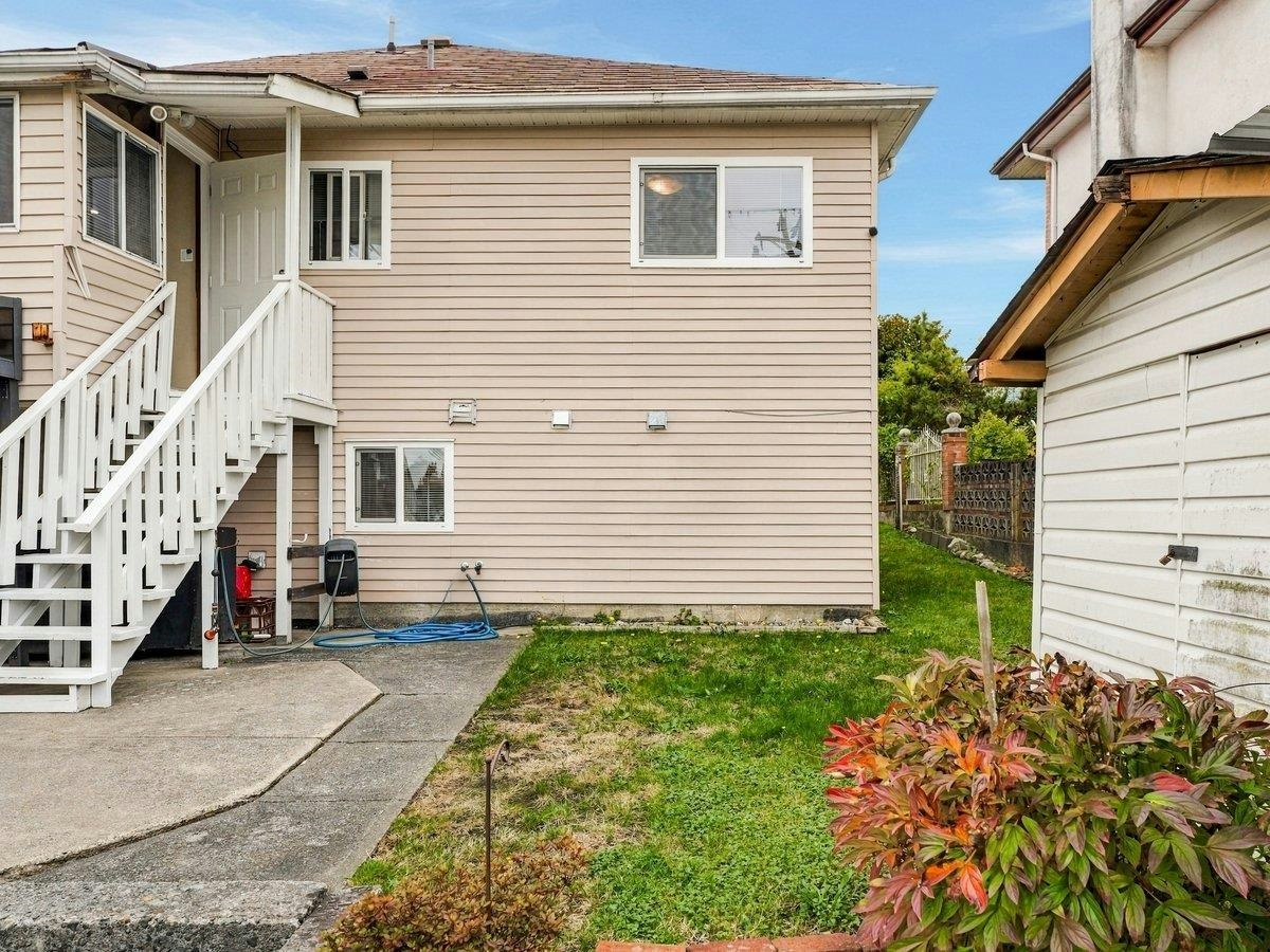 3951 Slocan Street, Vancouver, BC, V5R 1Y7 - 27