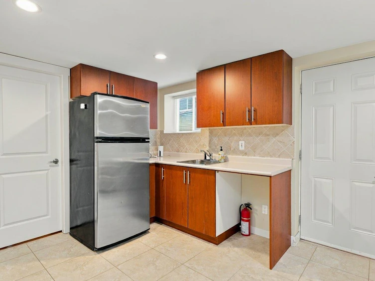3951 Slocan Street, Vancouver, BC, V5R 1Y7 - 25