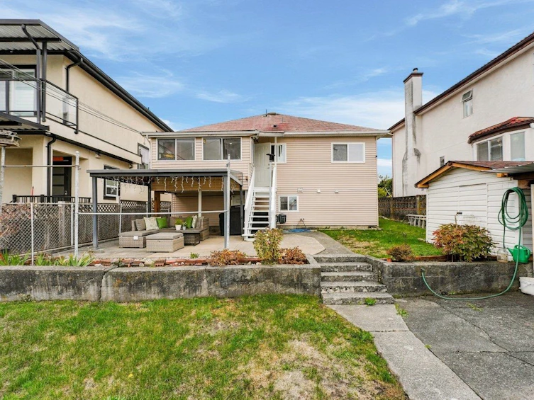 3951 Slocan Street, Vancouver, BC, V5R 1Y7 - 28