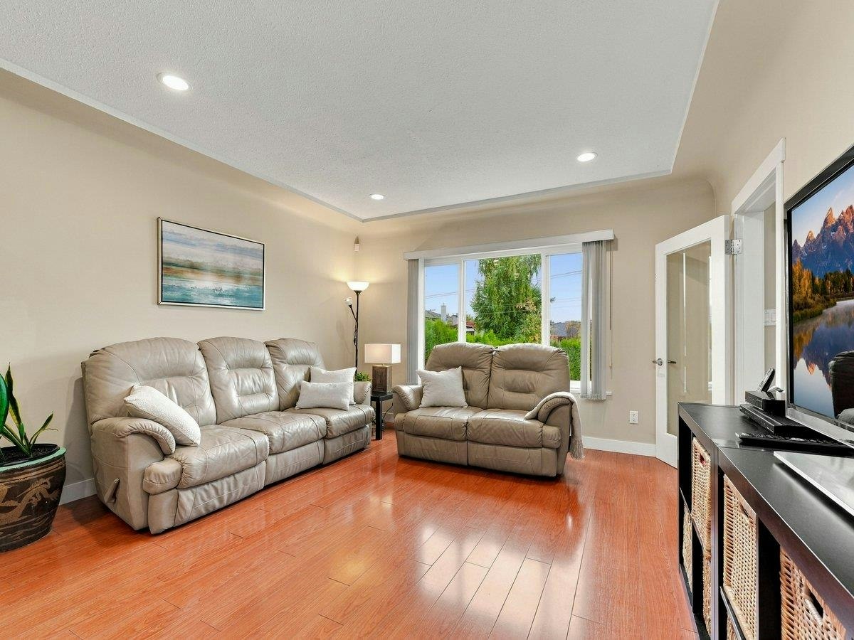 3951 Slocan Street, Vancouver, BC, V5R 1Y7 - 8