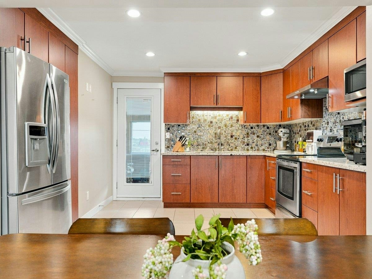 3951 Slocan Street, Vancouver, BC, V5R 1Y7 - 9