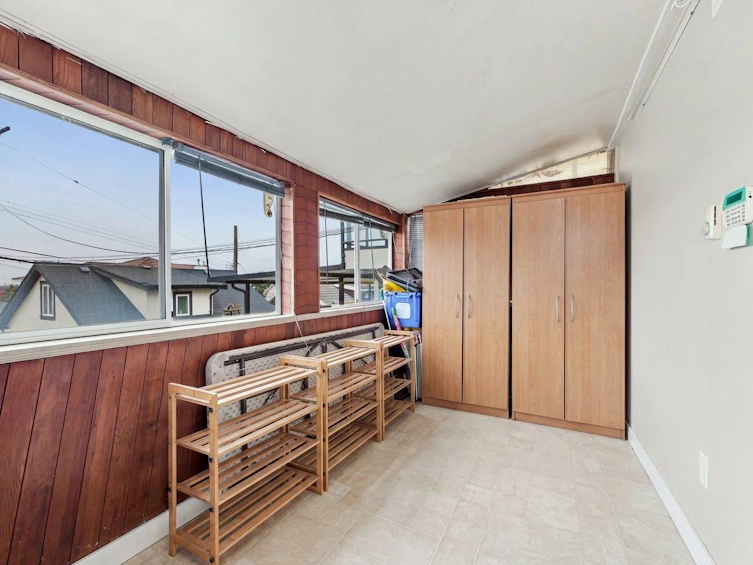 3951 Slocan Street, Vancouver, BC, V5R 1Y7 - 16