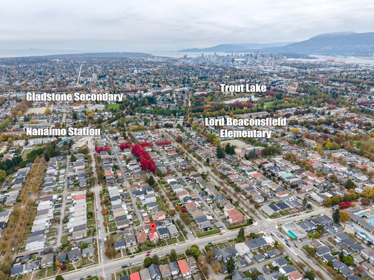3951 Slocan Street, Vancouver, BC, V5R 1Y7 - 31