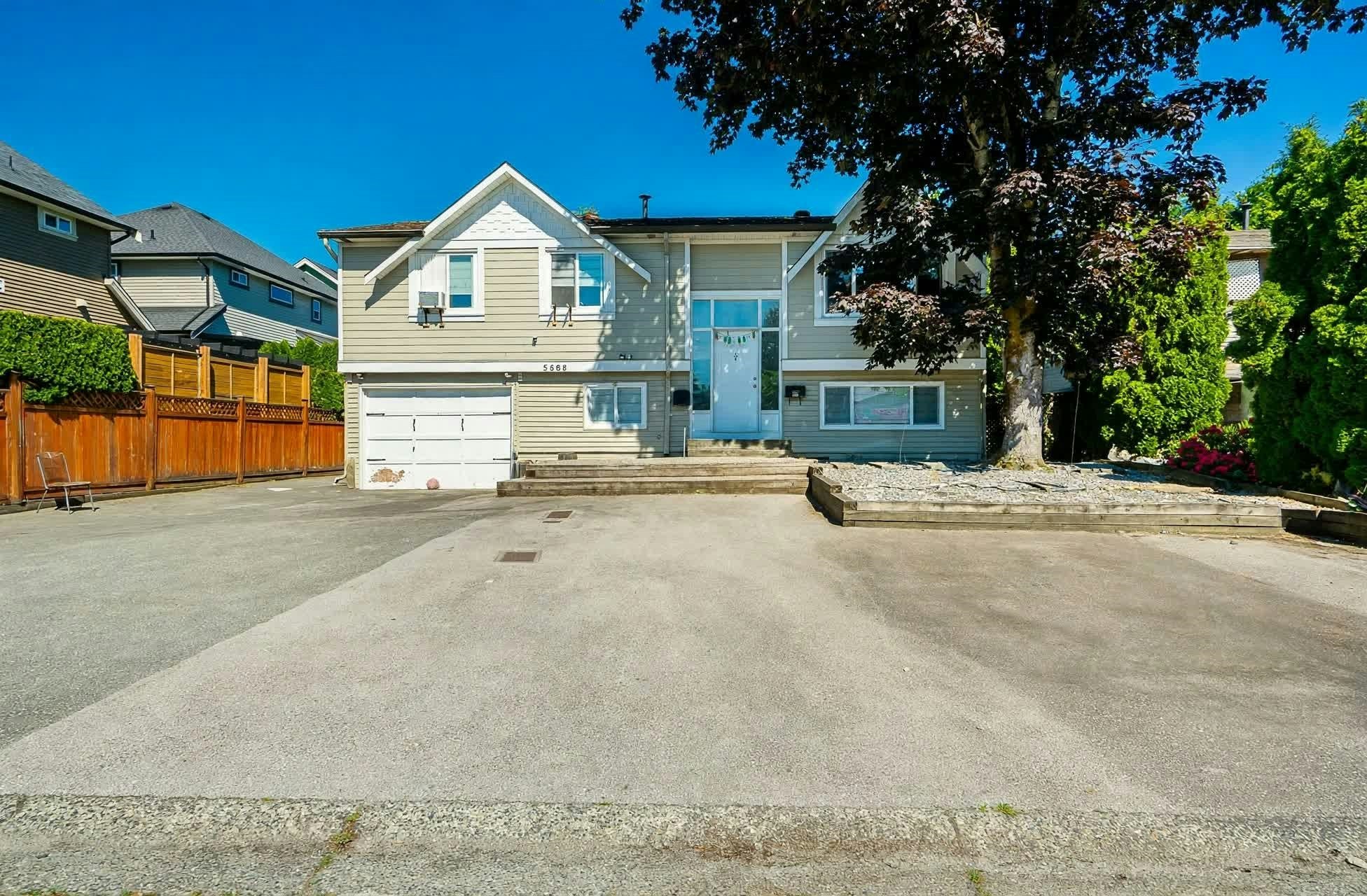 5886 184a Street, Surrey, BC, V3S 5S7