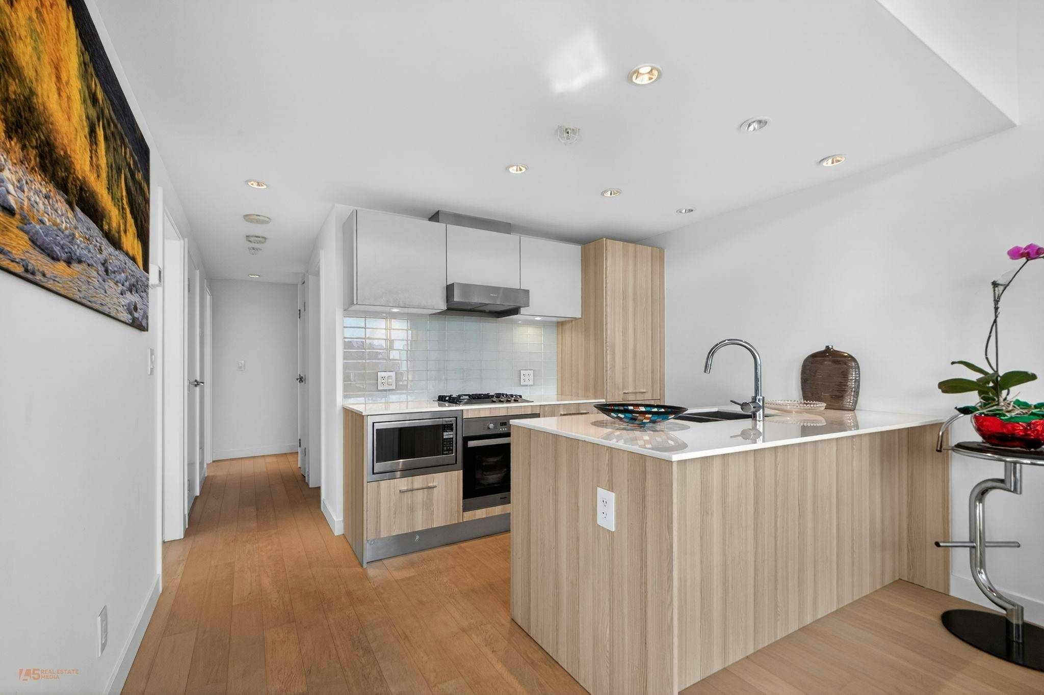 312-2220 Kingsway - 5