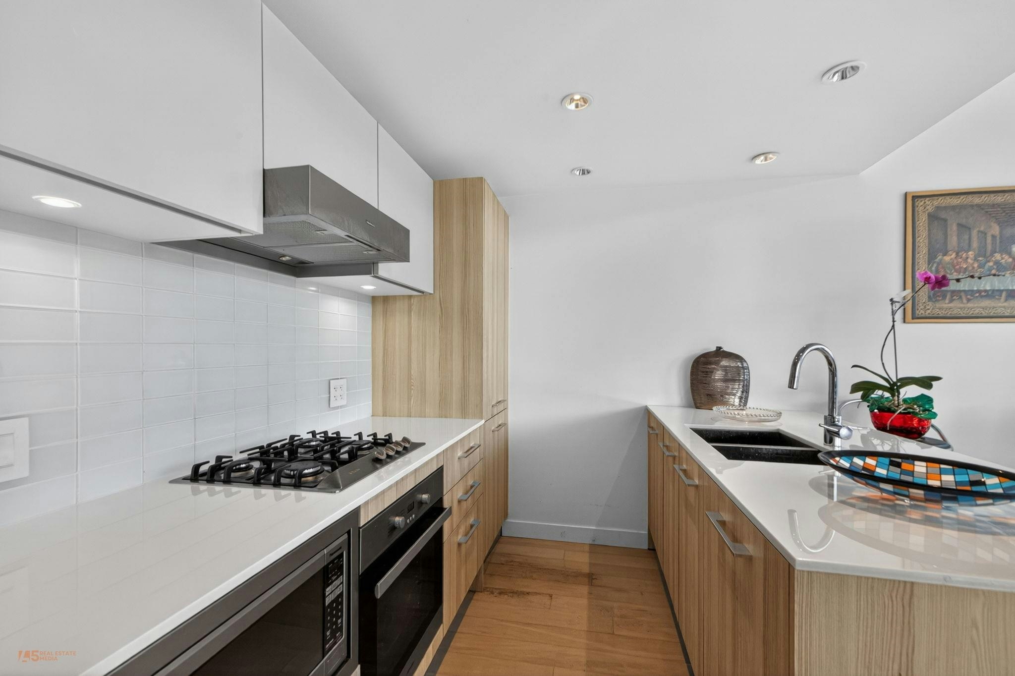 312-2220 Kingsway - 3