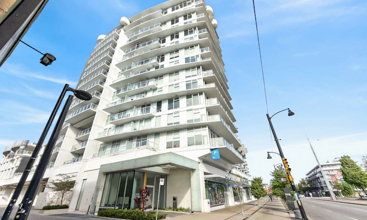 312-2220 Kingsway