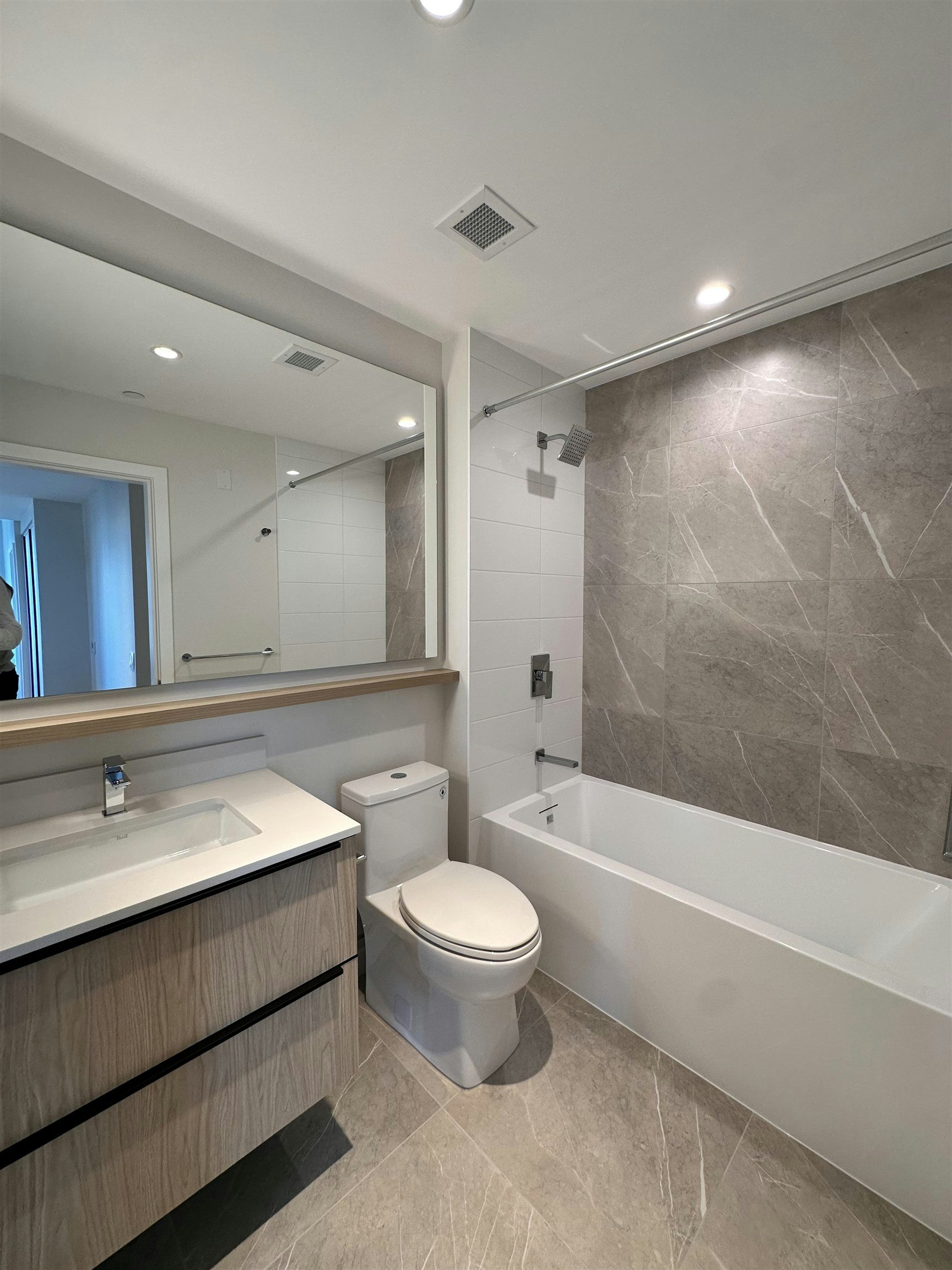 9xx-612 Elmwood Street, Coquitlam, BC, V3J 3W8 - 6