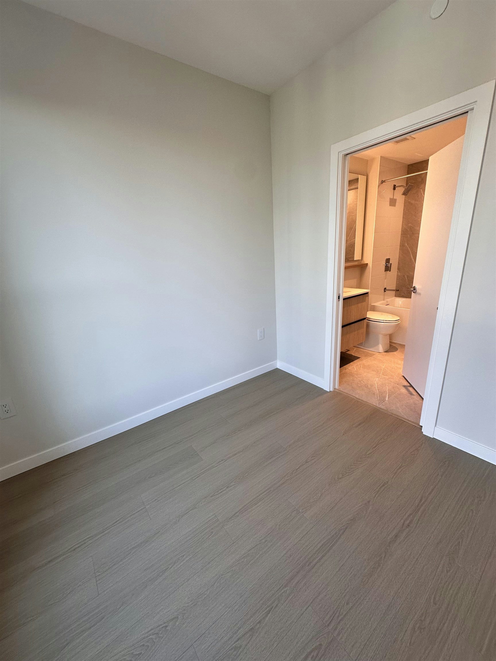 9xx-612 Elmwood Street, Coquitlam, BC, V3J 3W8 - 8