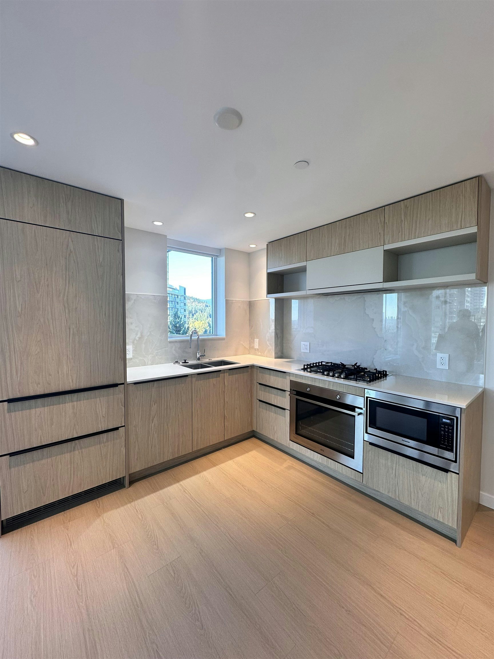 9xx-612 Elmwood Street, Coquitlam, BC, V3J 3W8 - 14