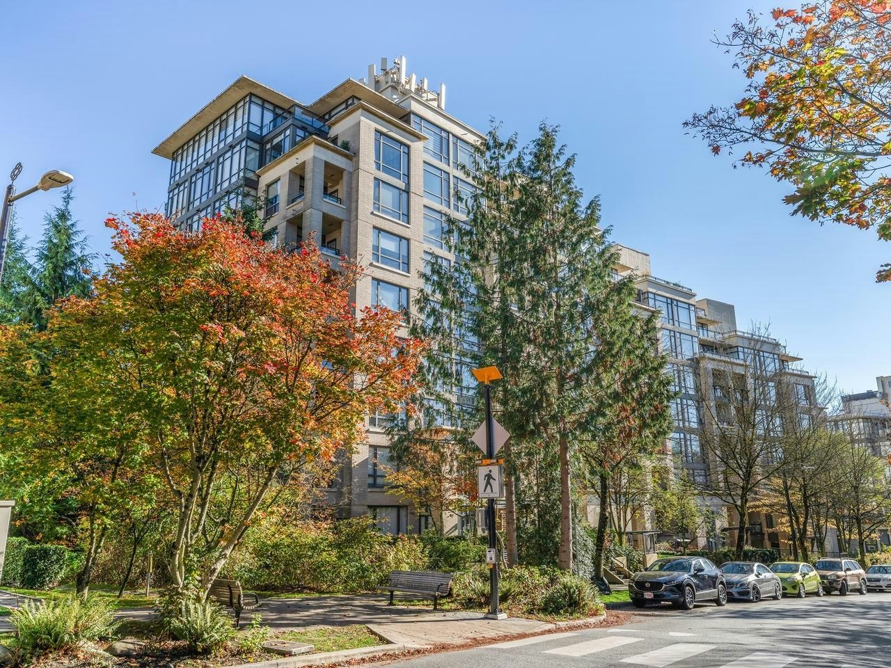401-9300 University Crescent, Burnaby, BC, V5A 4X9