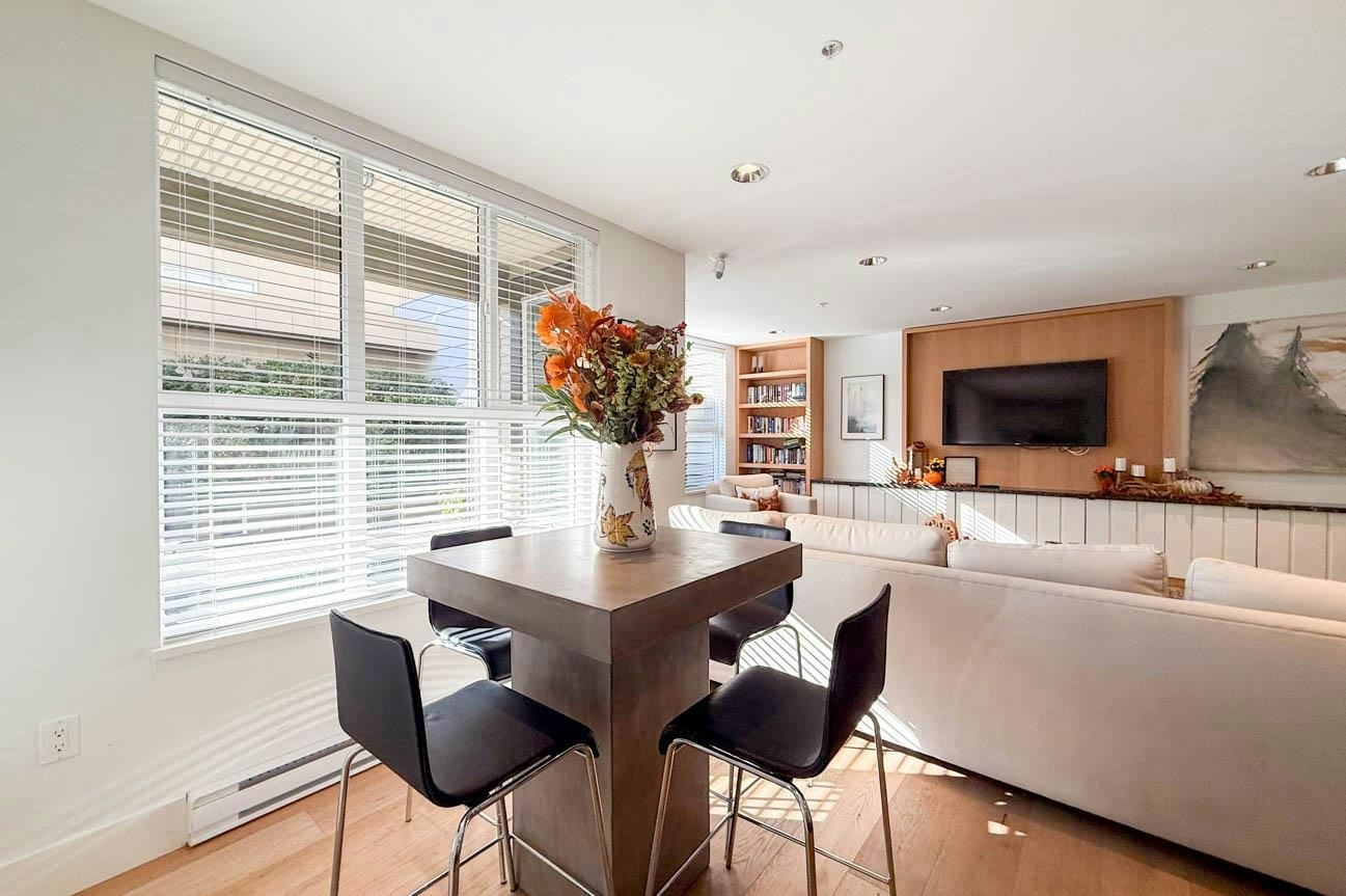 402-3205 Mountain, North Vancouver, BC, V7K 0A3 - 9