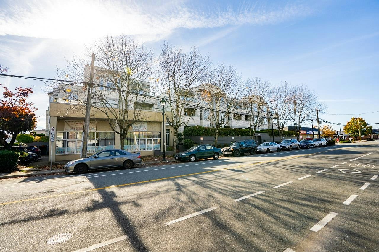 213-20860 56 Avenue - 2