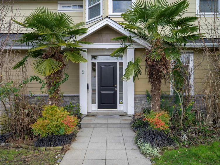 9-4780 55b Street, Delta, BC, V4K 3B7