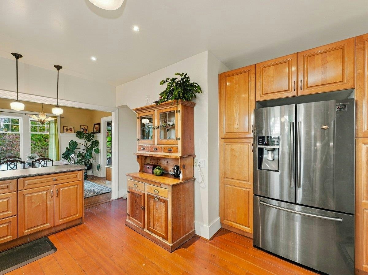 5558 Laurel Street, Burnaby, BC, V5G 1N2 - 19