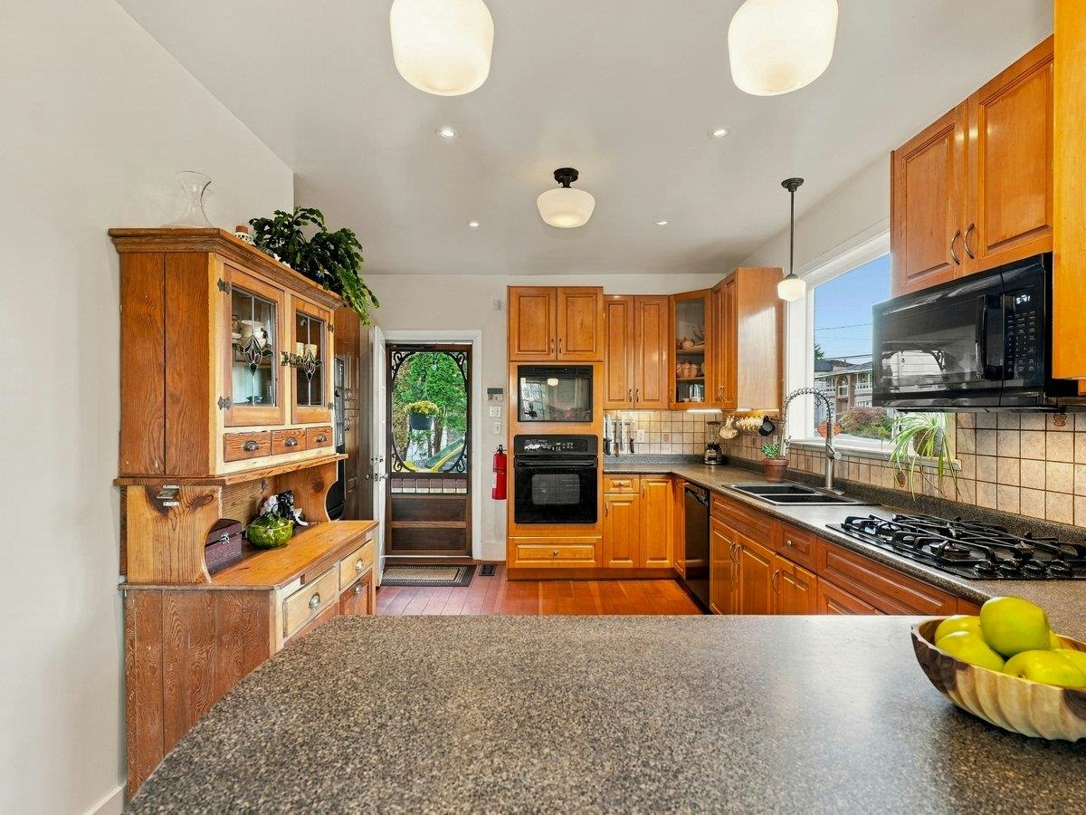 5558 Laurel Street, Burnaby, BC, V5G 1N2 - 18