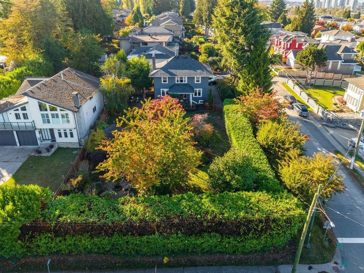 5558 Laurel Street - 2
