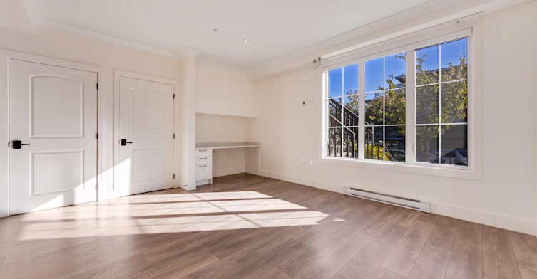 469 W 63 Avenue, Vancouver, BC, V5X 2J3 - 4