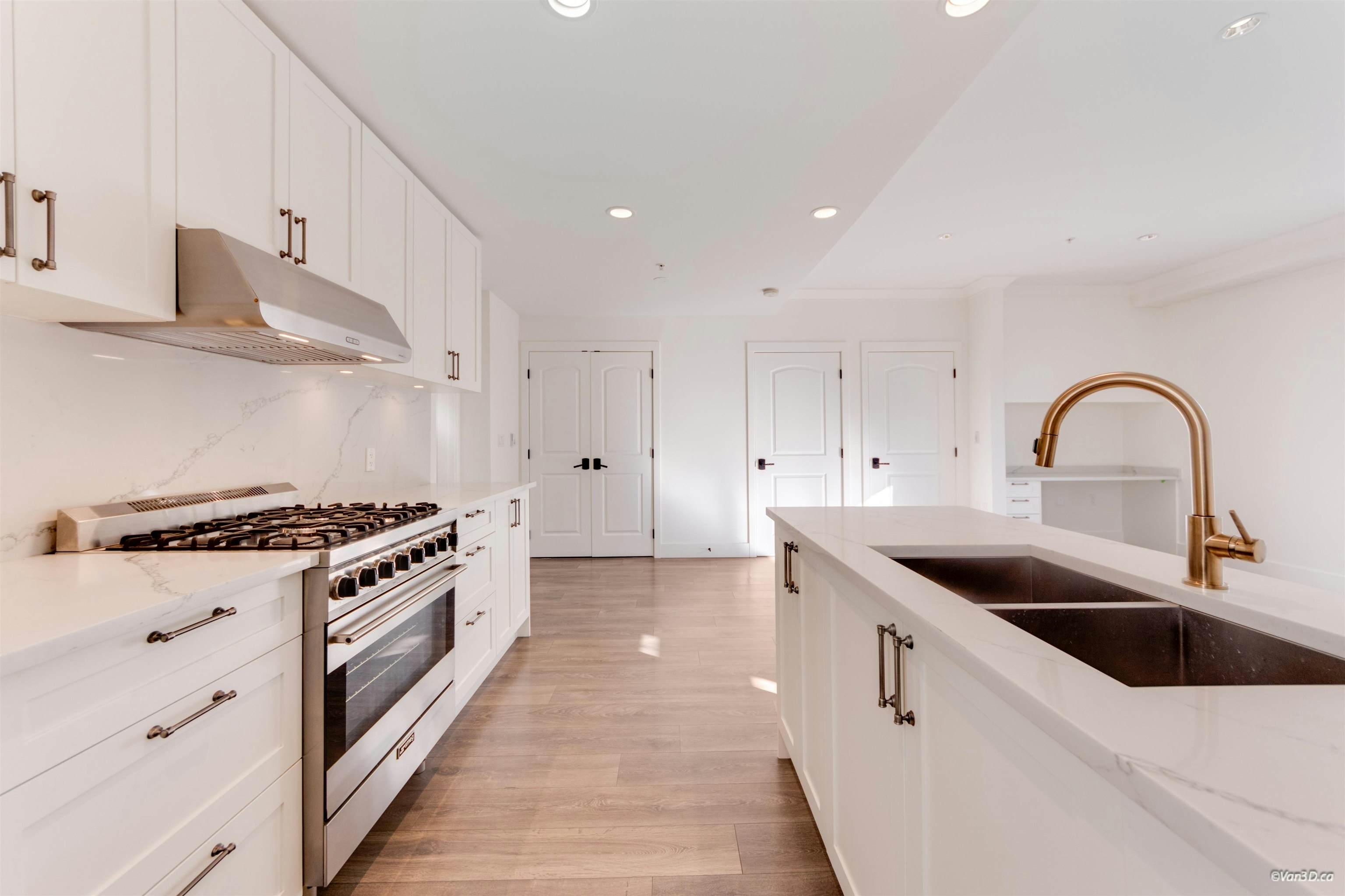 469 W 63 Avenue, Vancouver, BC, V5X 2J3 - 12