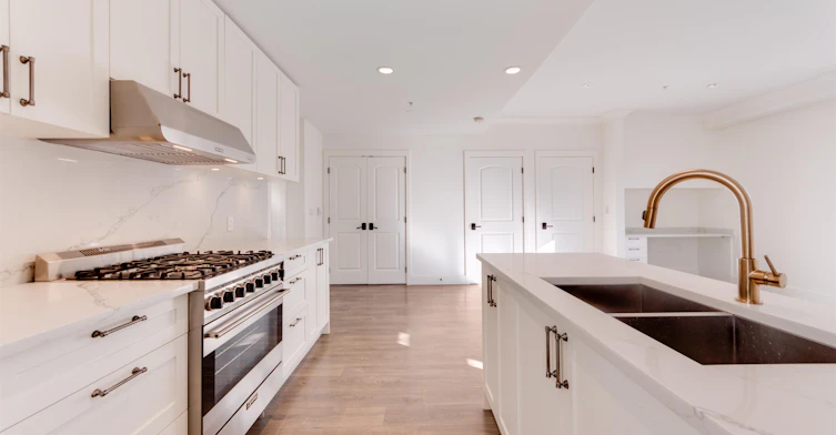 469 W 63 Avenue, Vancouver, BC, V5X 2J3 - 12