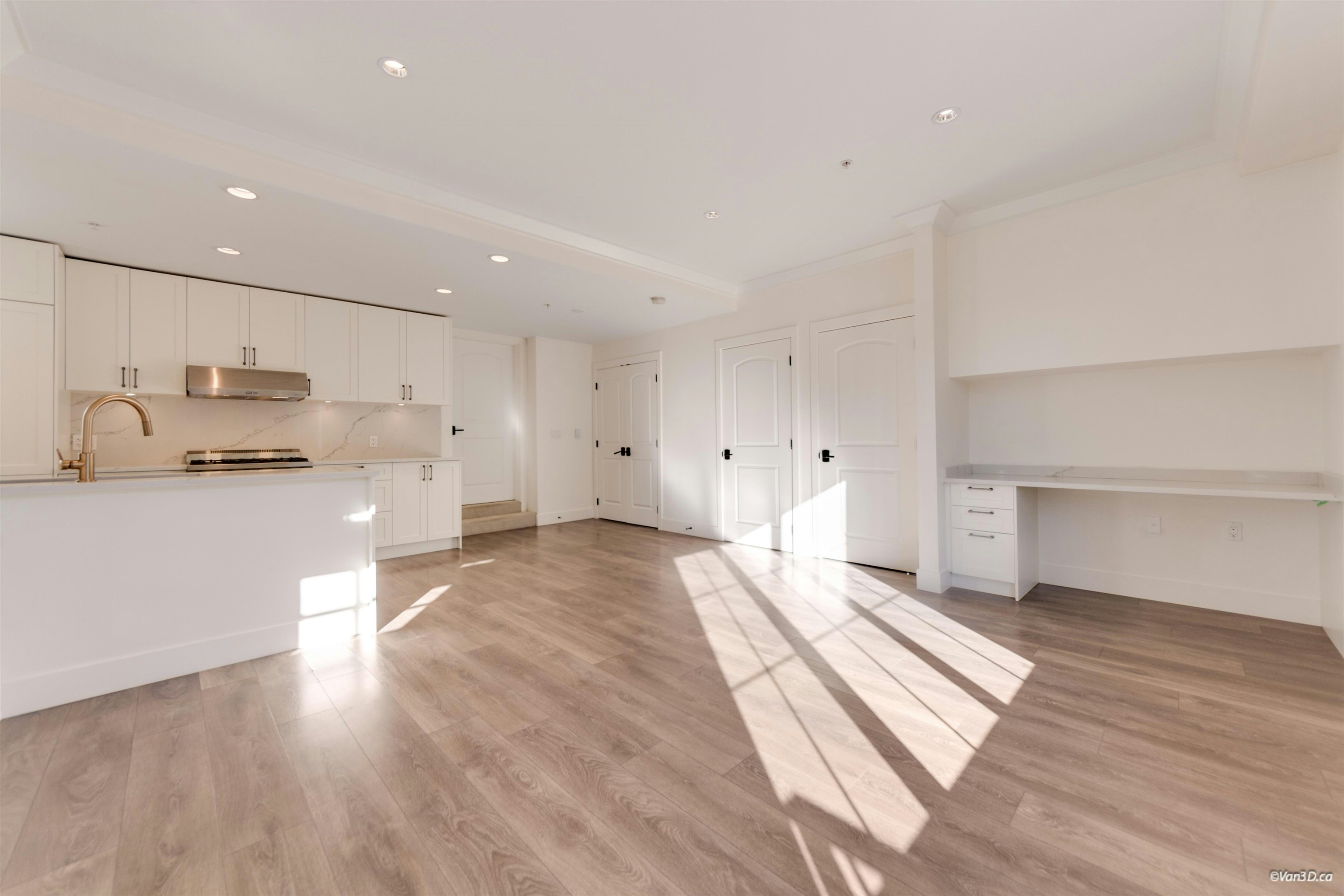 469 W 63 Avenue, Vancouver, BC, V5X 2J3 - 14