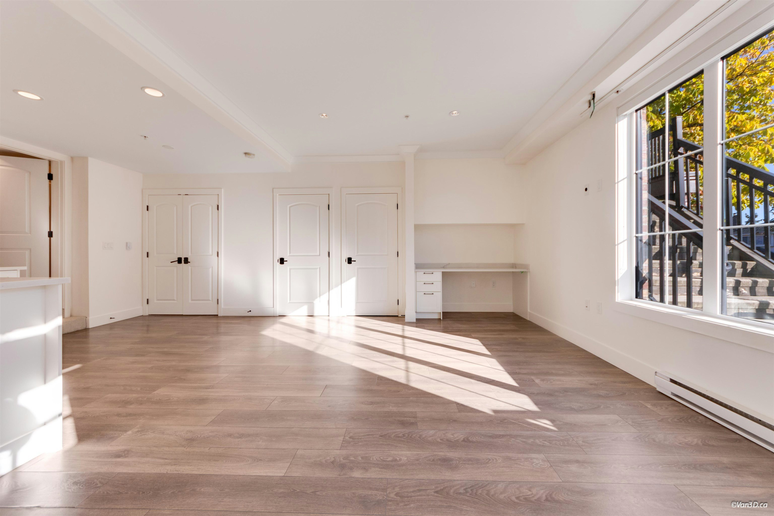 469 W 63 Avenue, Vancouver, BC, V5X 2J3 - 5