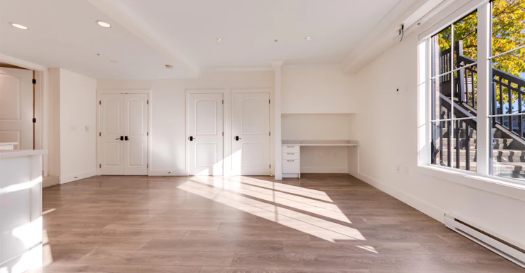 469 W 63 Avenue, Vancouver, BC, V5X 2J3 - 5