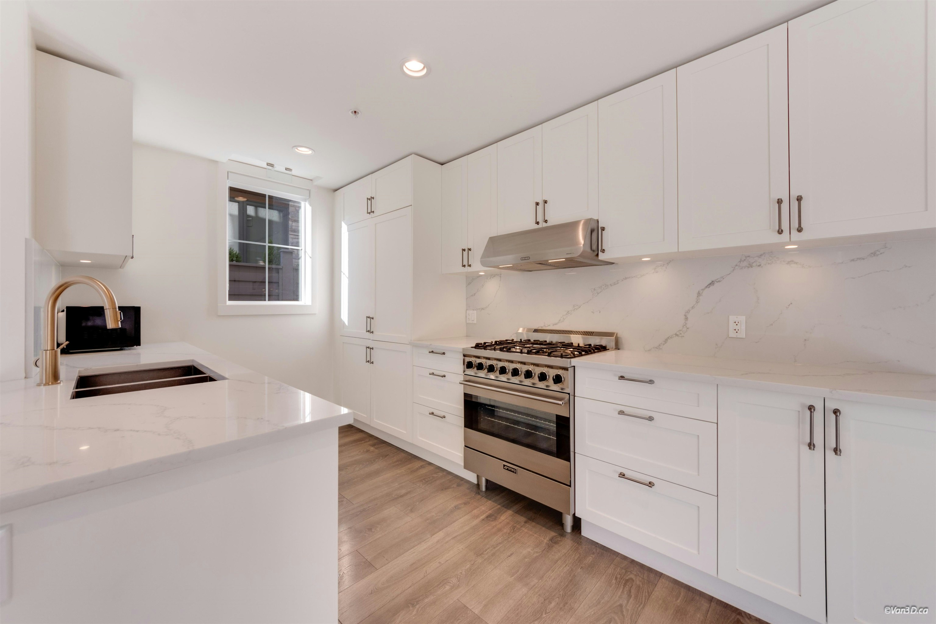 469 W 63 Avenue, Vancouver, BC, V5X 2J3 - 17