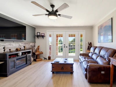 29919 Dewdney Trunk Road - 3