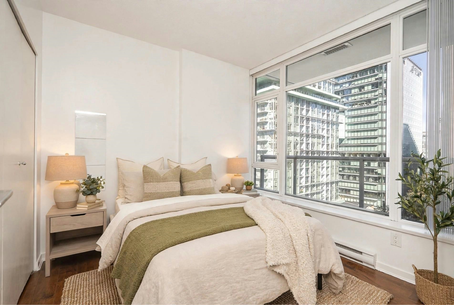 1303-480 Robson Street - 3