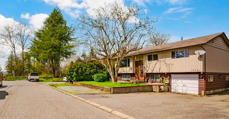Main-19741 54a Avenue, Langley, BC, V3A 3W4