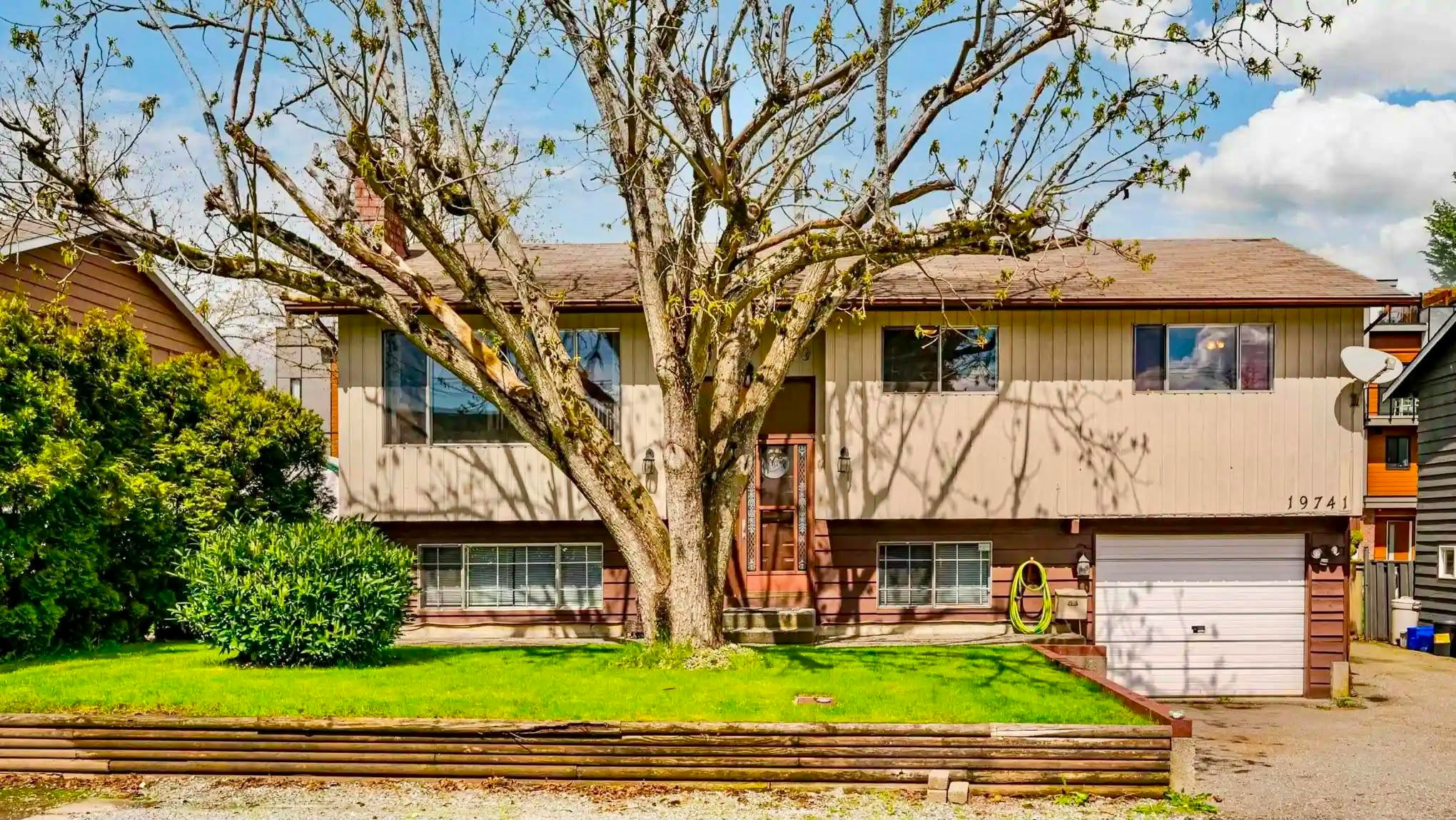Main-19741 54a Avenue, Langley, BC, V3A 3W4 - 3