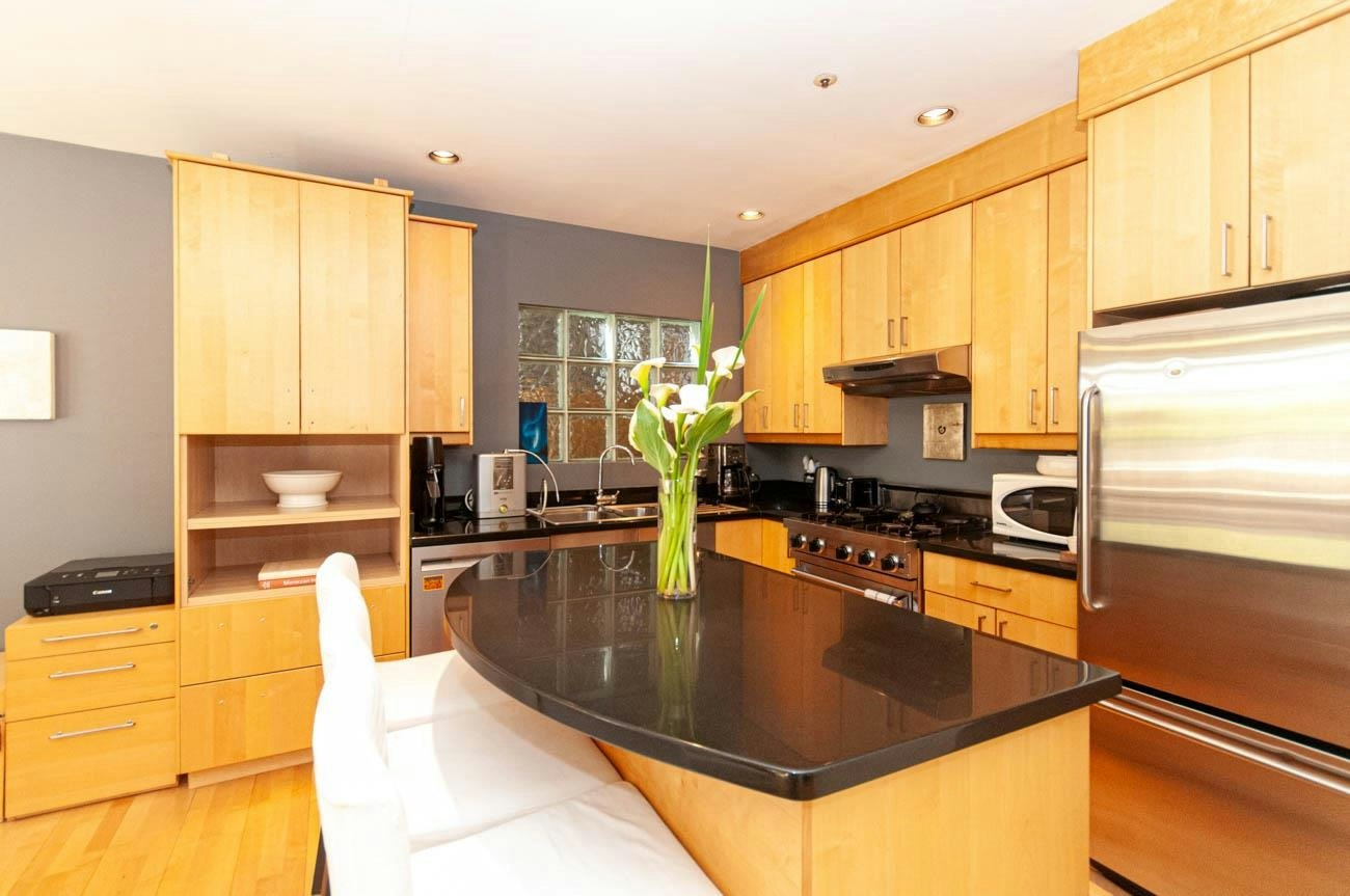 1375 Laburnum Street, Vancouver, BC, V6J 3W4 - 8