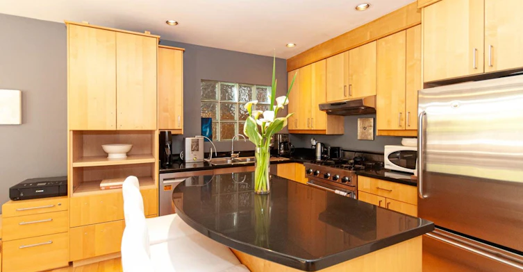 1375 Laburnum Street, Vancouver, BC, V6J 3W4 - 8