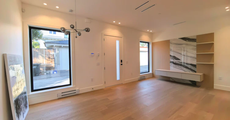 3000 West 44th Avenue, Vancouver, BC, V6N 3K5 - 4