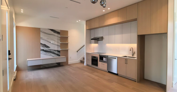 3000 West 44th Avenue, Vancouver, BC, V6N 3K5 - 2