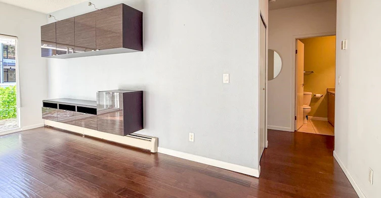 304-827 W 16th, North Vancouver, BC, V7P 1R2 - 11