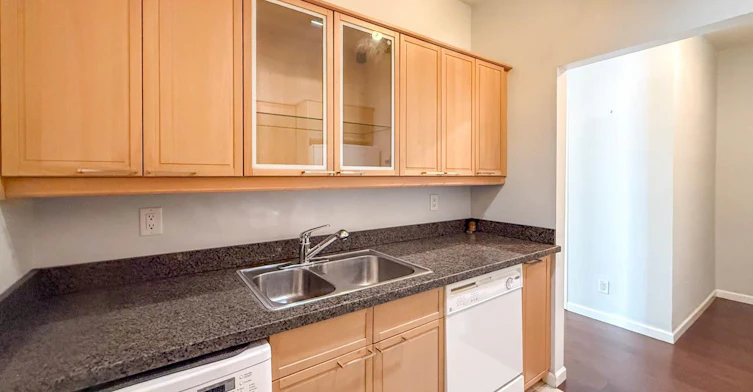 304-827 W 16th, North Vancouver, BC, V7P 1R2 - 24