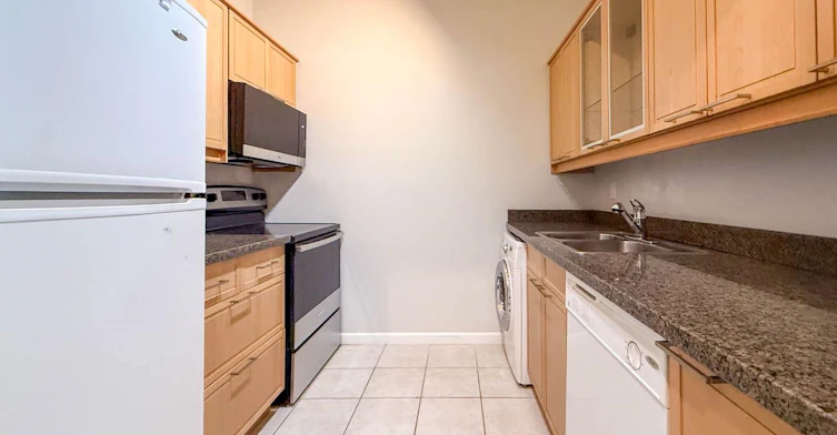304-827 W 16th, North Vancouver, BC, V7P 1R2 - 20