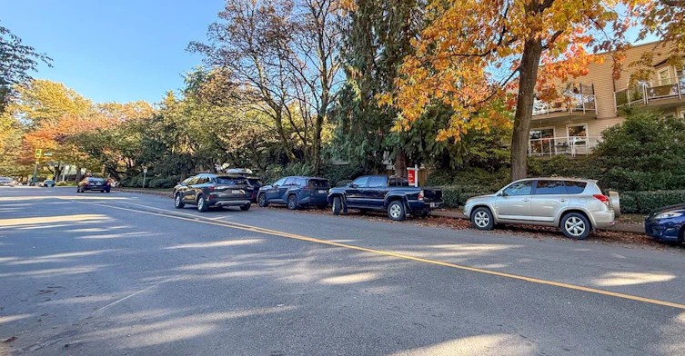 304-827 W 16th, North Vancouver, BC, V7P 1R2 - 3