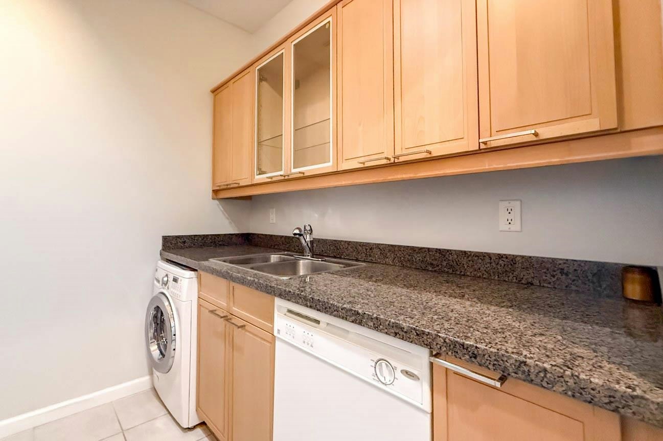 304-827 W 16th, North Vancouver, BC, V7P 1R2 - 21