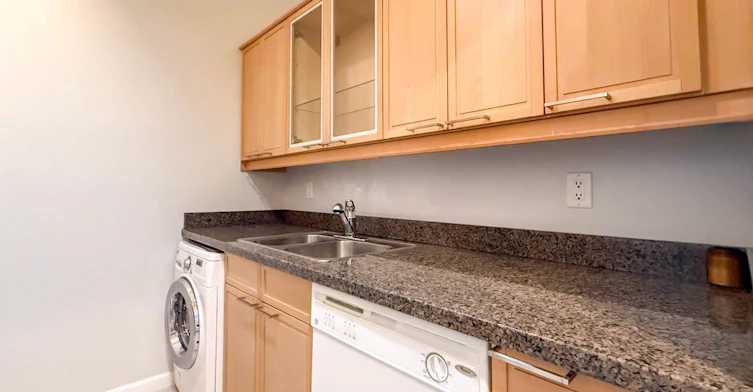 304-827 W 16th, North Vancouver, BC, V7P 1R2 - 21